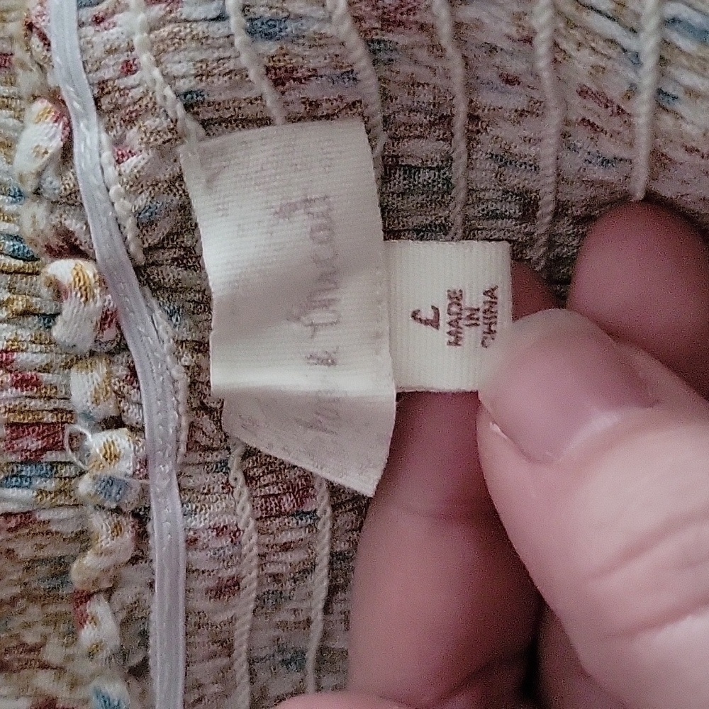 Hem & Thread Women's Top - Picture 7 of 10